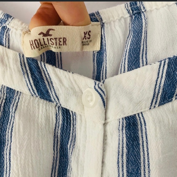 Hollister Off the Shoulder Beachy Tshirt - Picture 2 of 3